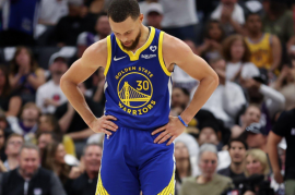Stephen Curry và Golden State Warriors Trải Qua Đau Đớn Khi Bị Loại Khỏi NBA Playoffs 2024