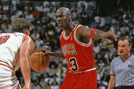Shaquille O'Neal Phản Đối Miami Heat Treo Áo Số Michael Jordan: Một Tuyên Bố Đầy Ý Nghĩa Trong Thế G